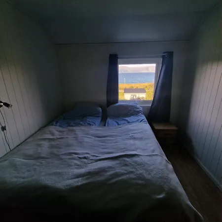 Peaceful With Ocean And Fjord Views Nyaraló *