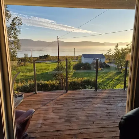 Сasa de vacaciones Peaceful With Ocean And Fjord Views